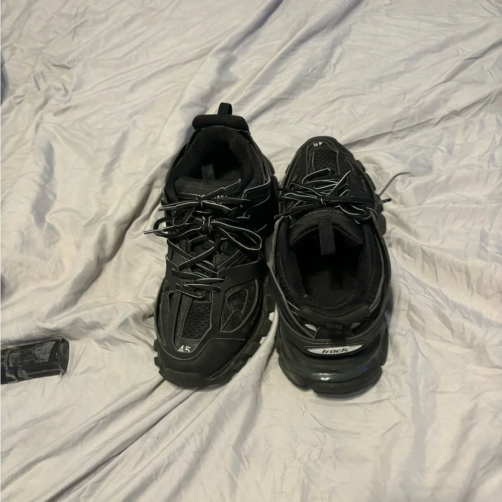 Balenciga size 45 - Picture 2 of 4